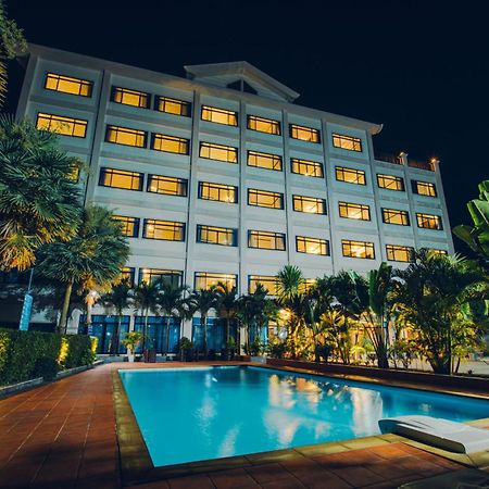 Sisombat Plaza Hotel Ванг-В'єнг Екстер'єр фото