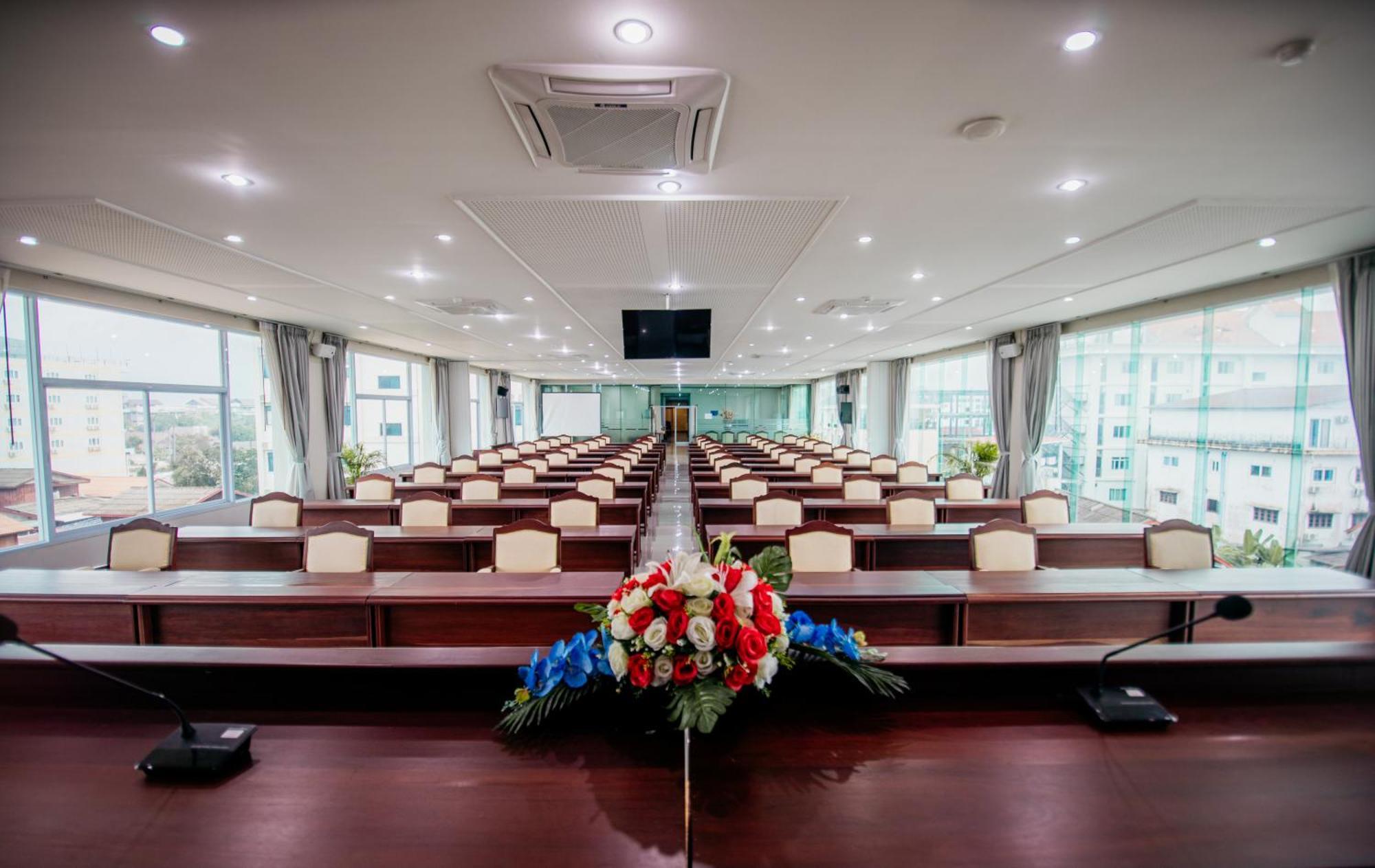 Sisombat Plaza Hotel Ванг-В'єнг Екстер'єр фото