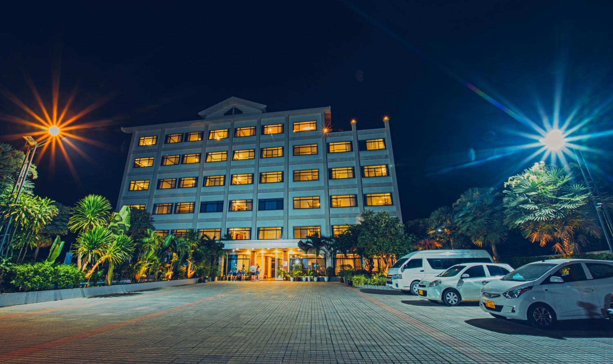Sisombat Plaza Hotel Ванг-В'єнг Екстер'єр фото