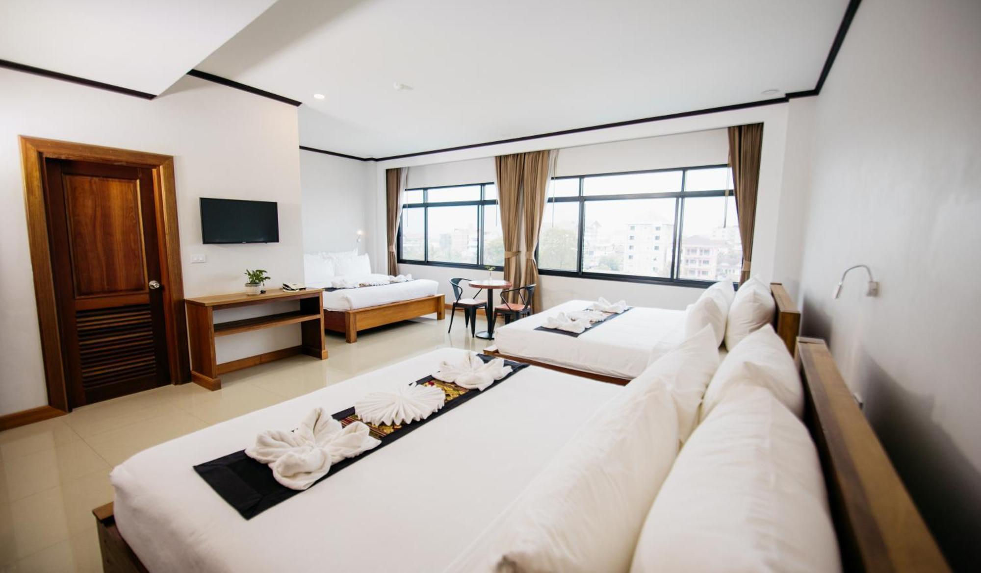 Sisombat Plaza Hotel Ванг-В'єнг Екстер'єр фото