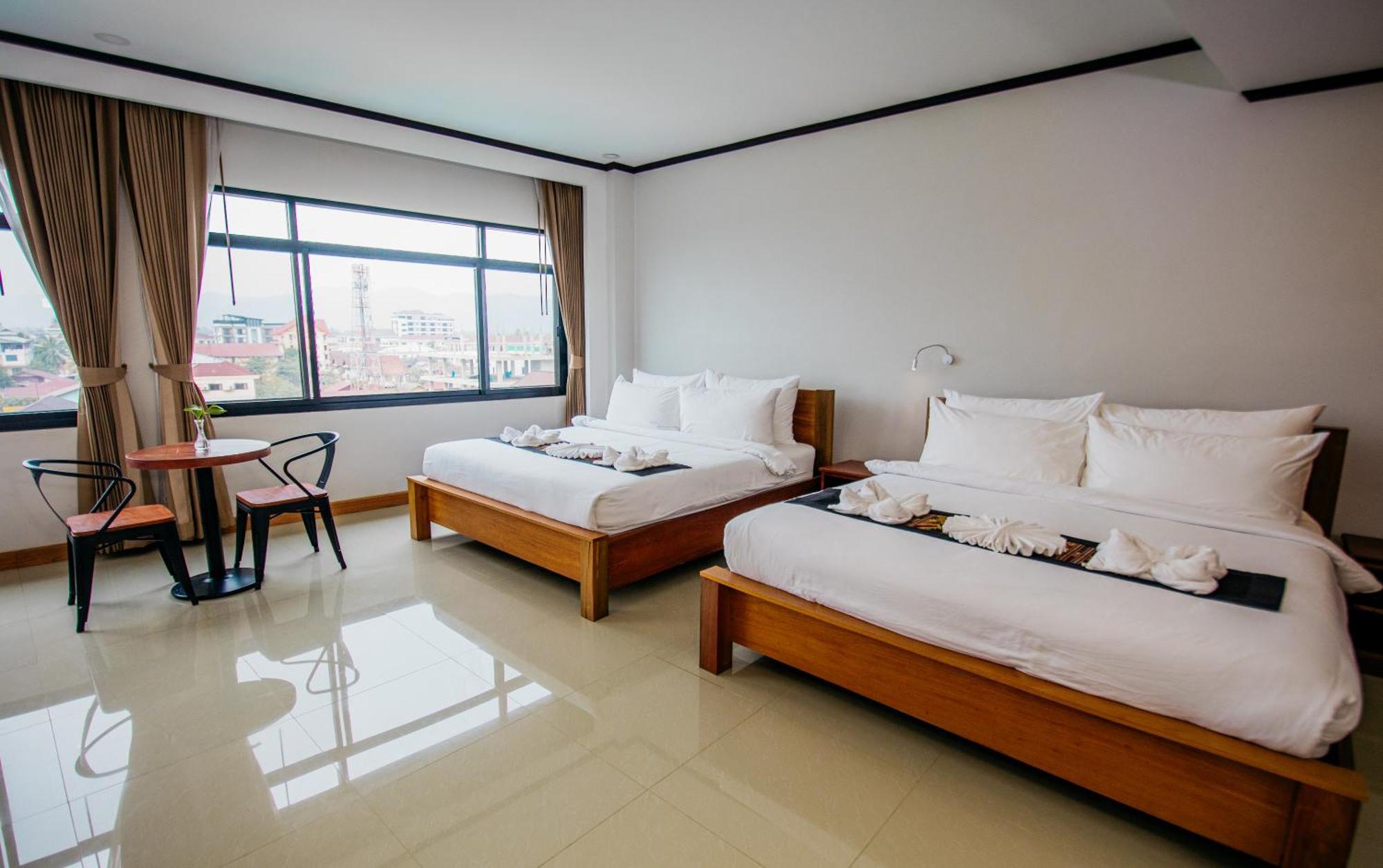 Sisombat Plaza Hotel Ванг-В'єнг Екстер'єр фото