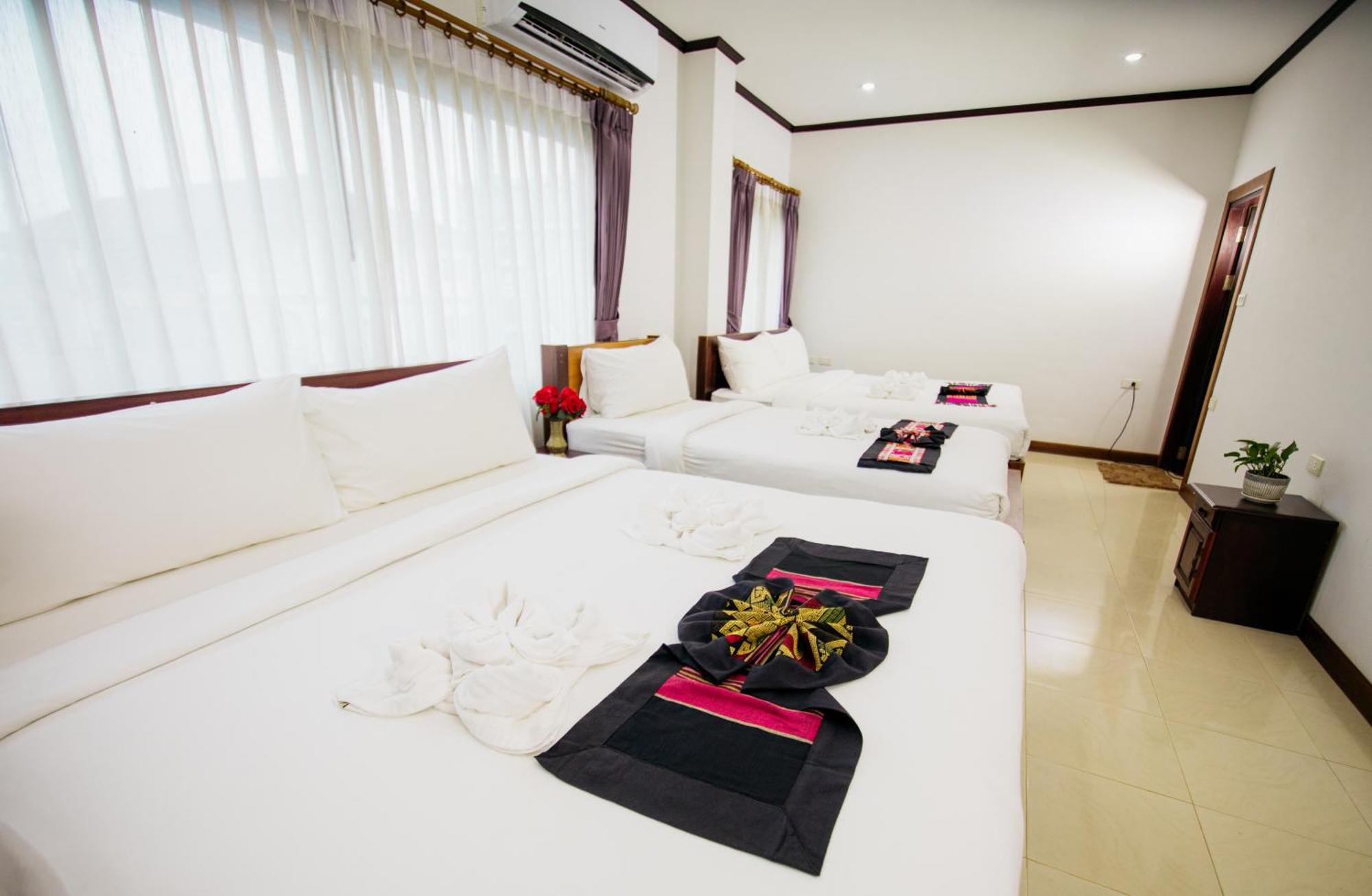 Sisombat Plaza Hotel Ванг-В'єнг Екстер'єр фото