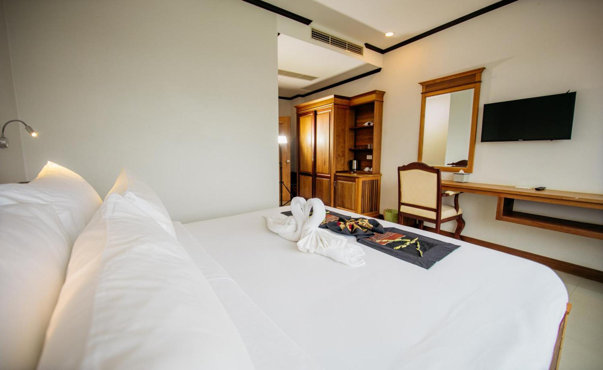Sisombat Plaza Hotel Ванг-В'єнг Екстер'єр фото
