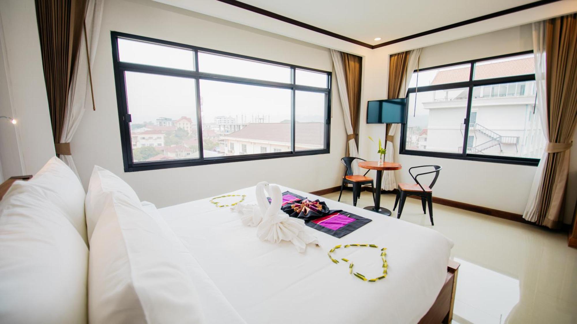 Sisombat Plaza Hotel Ванг-В'єнг Екстер'єр фото