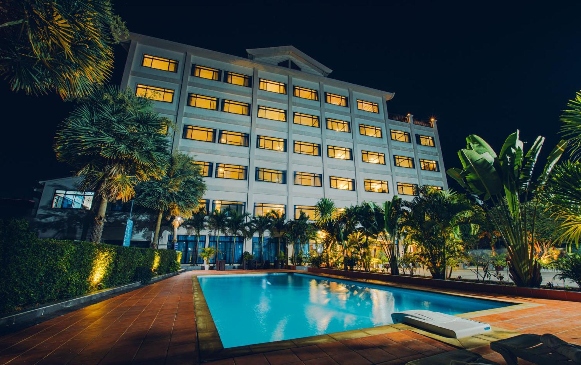 Sisombat Plaza Hotel Ванг-В'єнг Екстер'єр фото
